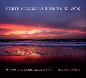 Baixar North Carolina’s Barrier Islands: Wonders of Sand, Sea, and Sky pdf, epub, eBook